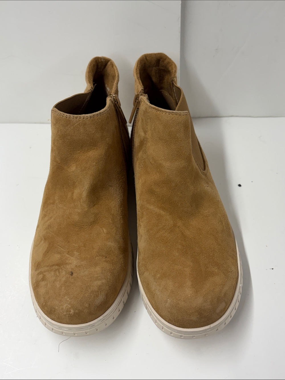 Like New Bella Vita Women’s Kingly Bootie Size 9